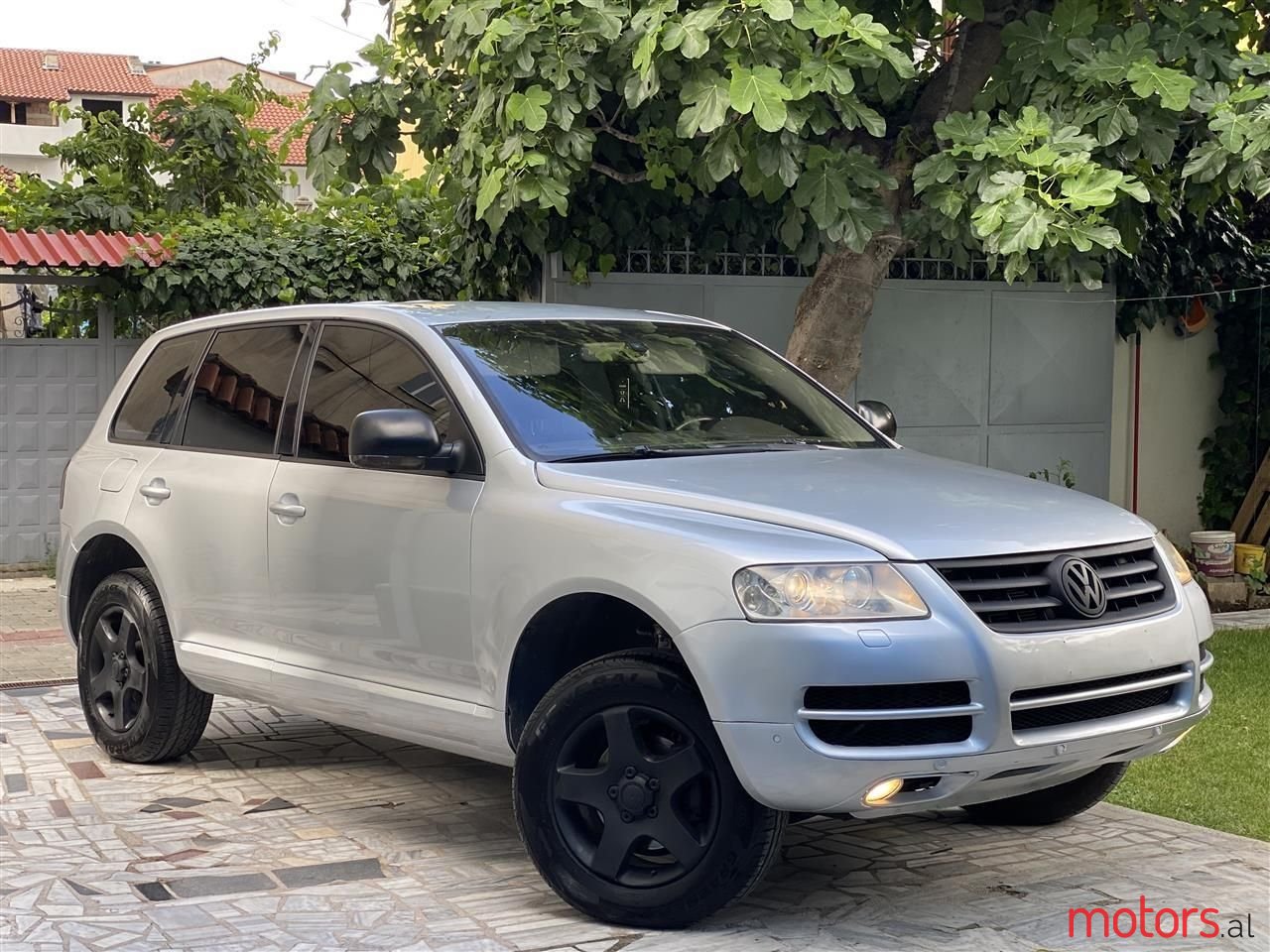 2004' Volkswagen Touareg photo #4