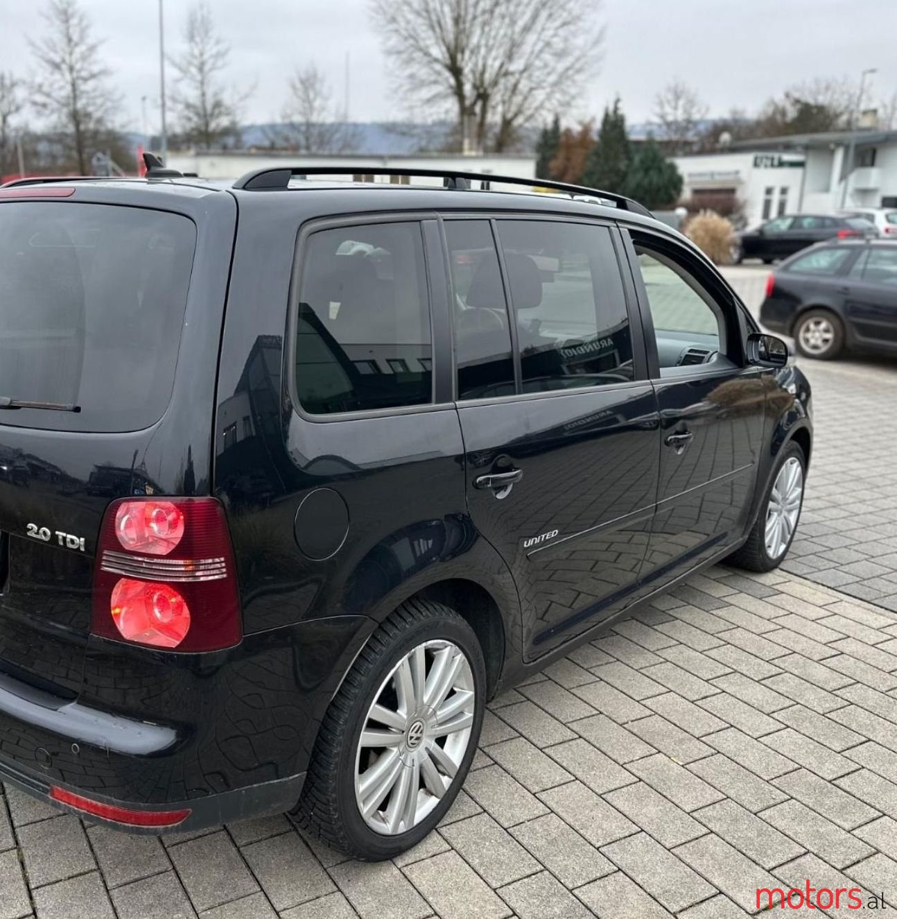 2008' Volkswagen Touran photo #4