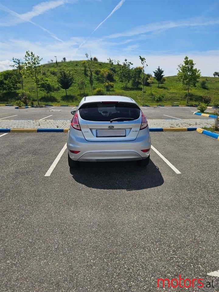 2013' Ford Fiesta photo #2