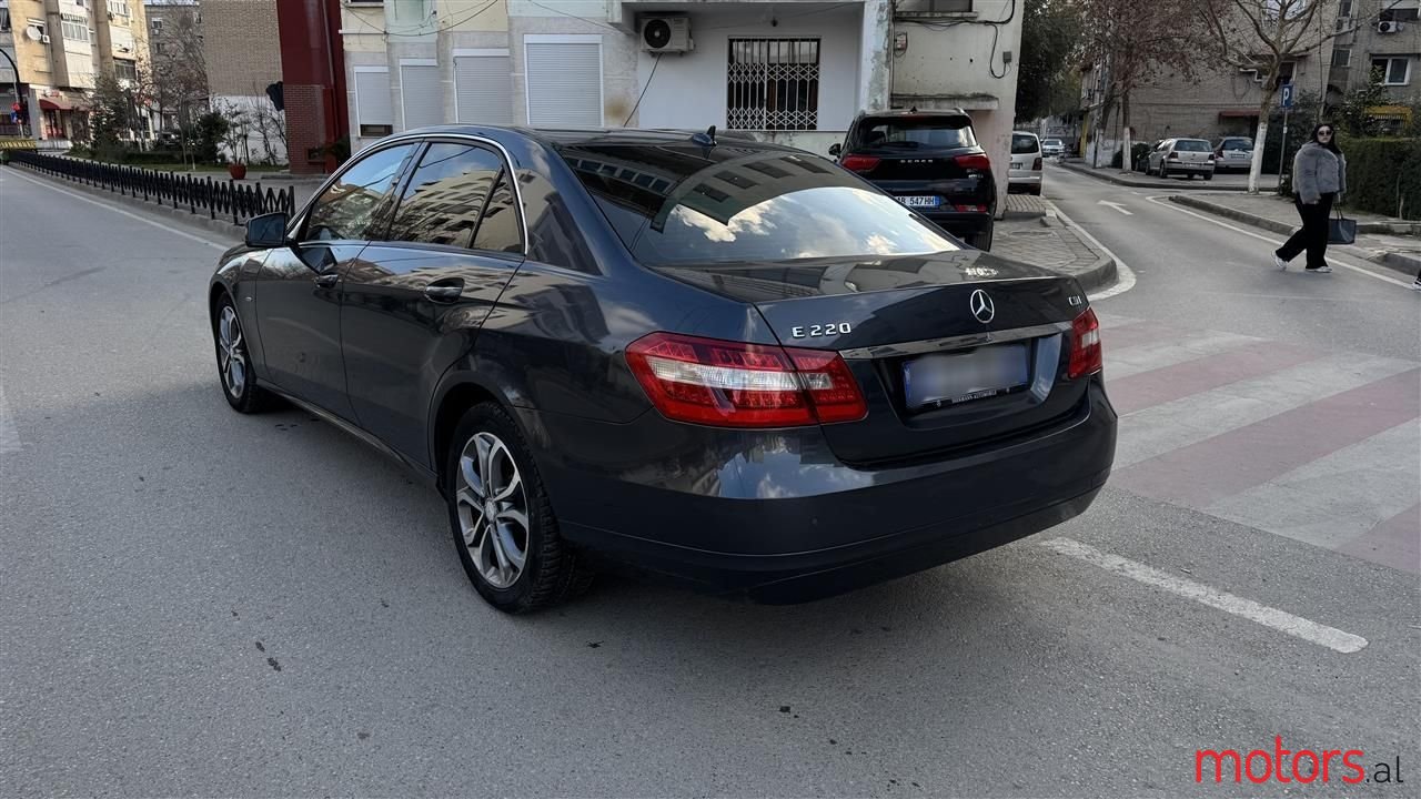 2009' Mercedes-Benz E 200 photo #4