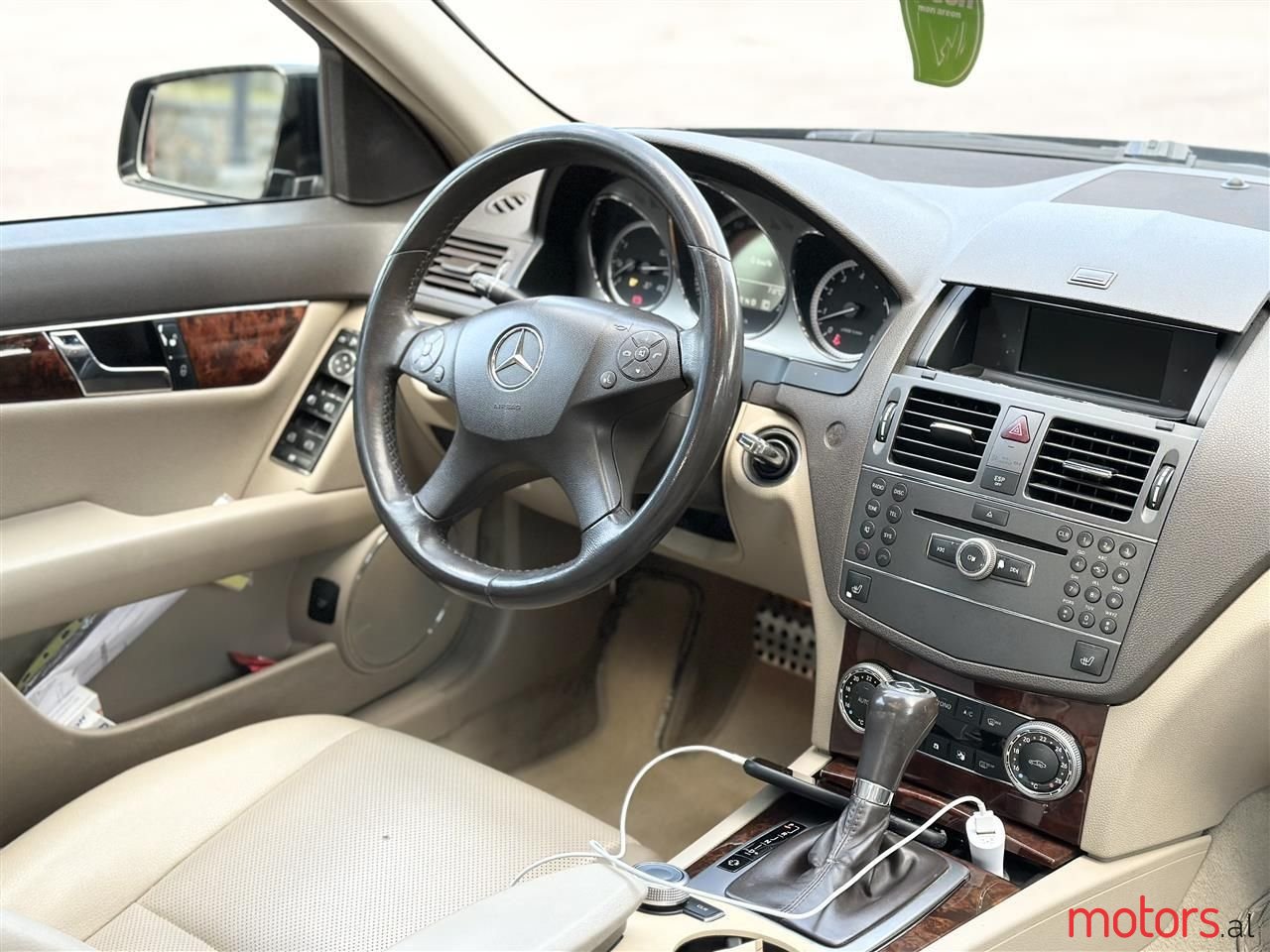 2010' Mercedes-Benz C 300 photo #3