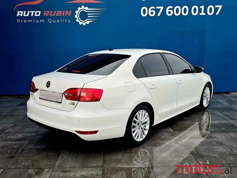 2013' Volkswagen Jetta photo #3
