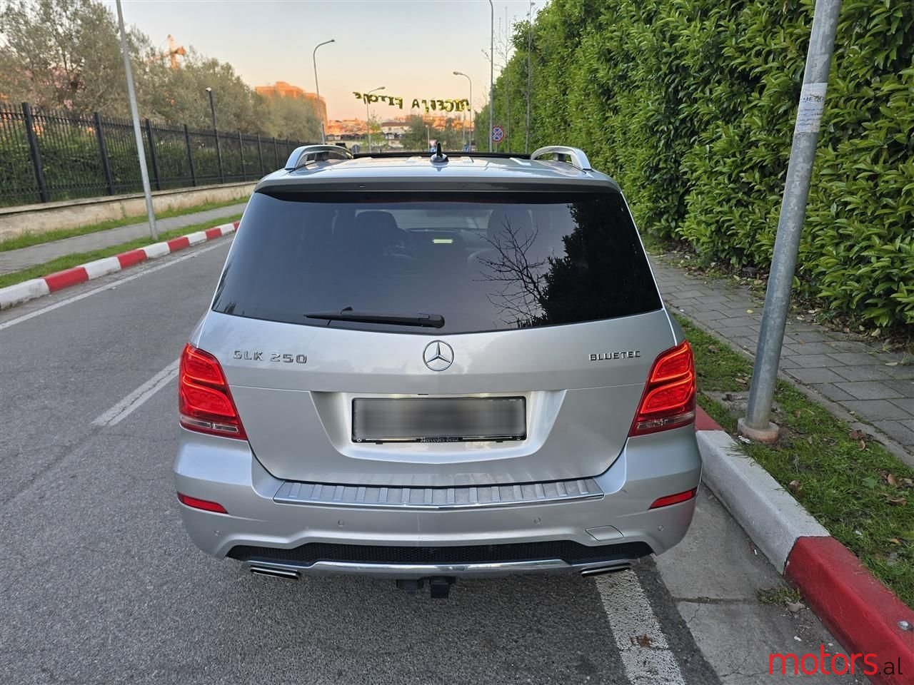 2014' Mercedes-Benz GLK 250 photo #2