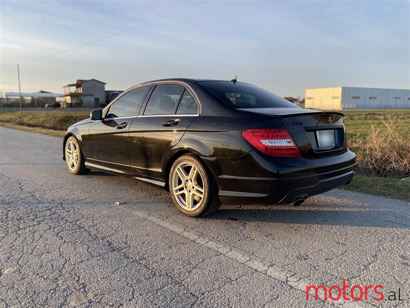 2012' Mercedes-Benz C 250 photo #3