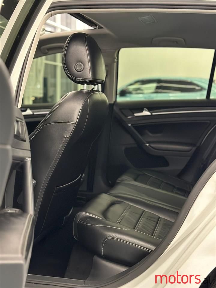 2014' Volkswagen Golf photo #4