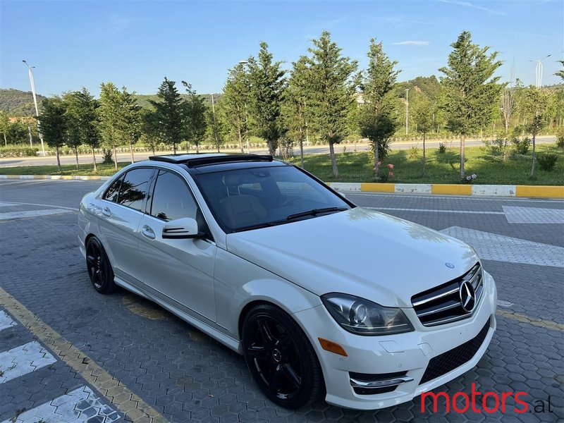 2012' Mercedes-Benz C 300 photo #2