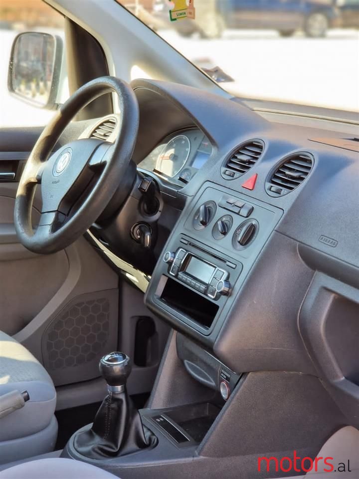 2010' Volkswagen Caddy photo #4