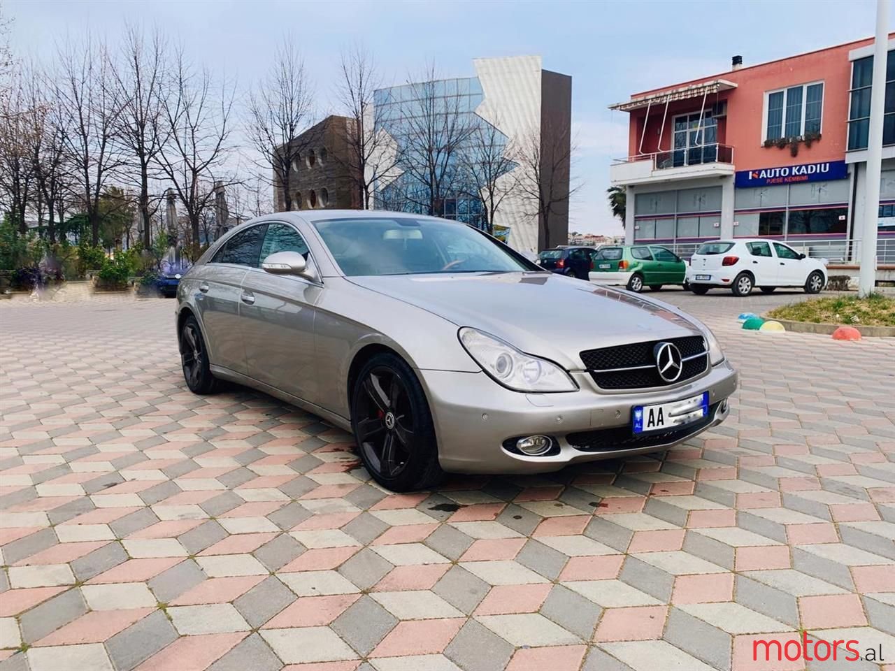 2006' Mercedes-Benz CLS 320 photo #2