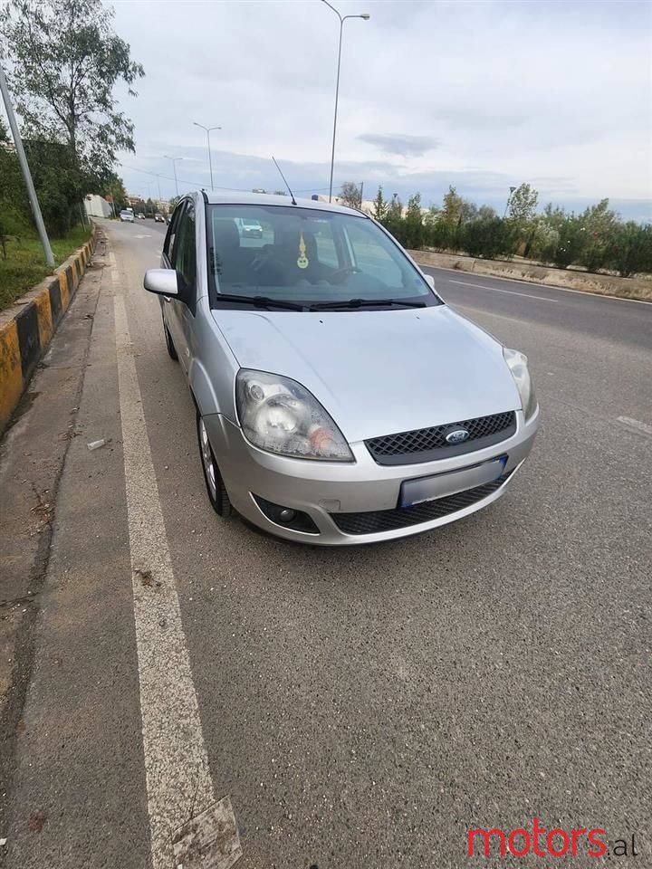 2008' Ford Fiesta photo #2