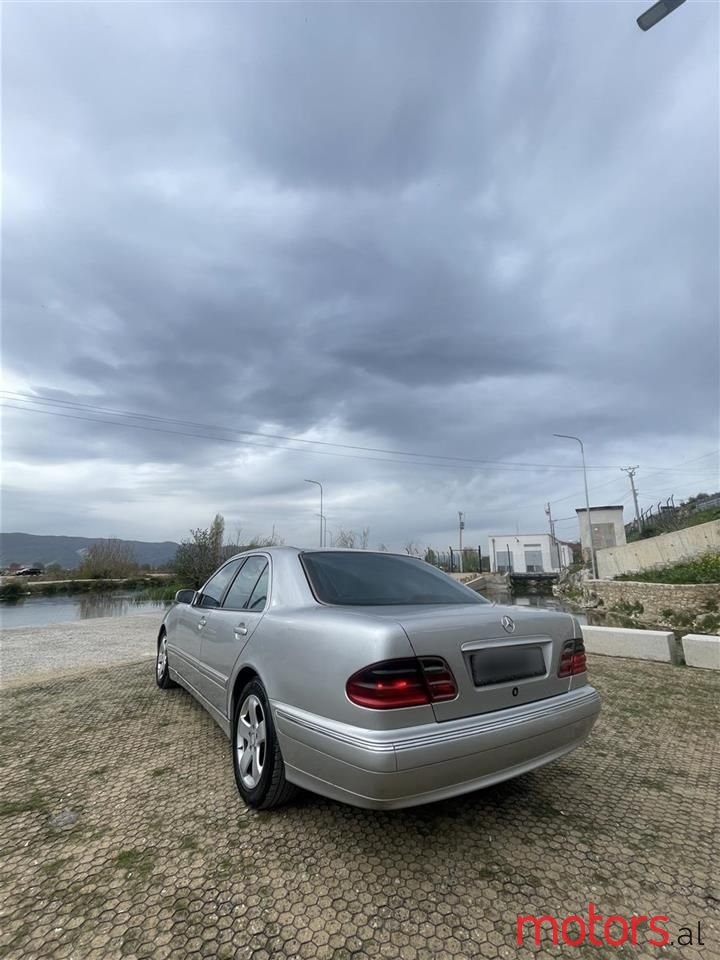 2001' Mercedes-Benz 270 photo #2