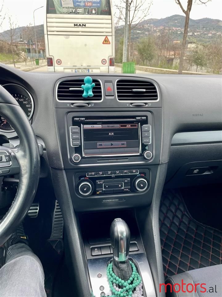 2012' Volkswagen Golf photo #2