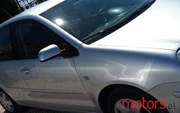 2003' Volkswagen Polo photo #1