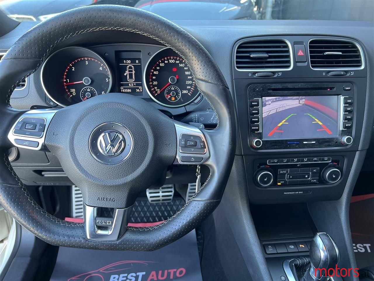 2011' Volkswagen Golf photo #3