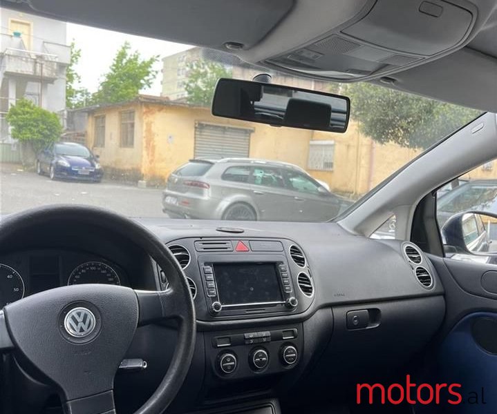 2006' Volkswagen Golf photo #2