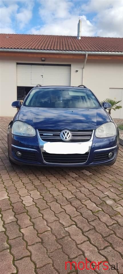 2009' Volkswagen Golf photo #1