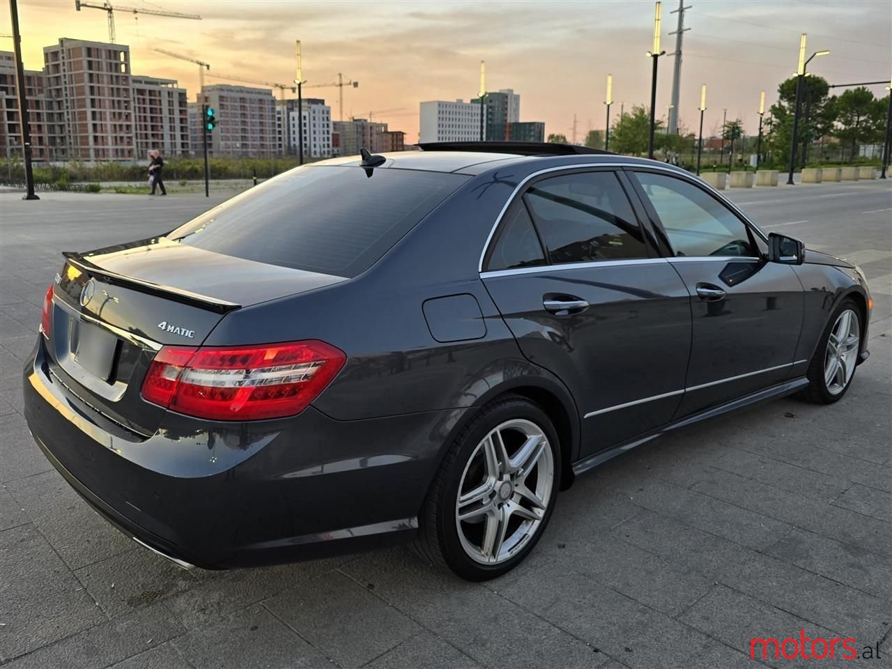 2011' Mercedes-Benz E 350 photo #3