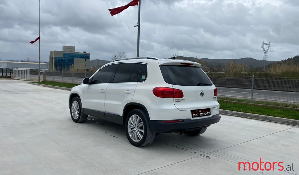 2014' Volkswagen Tiguan photo #4
