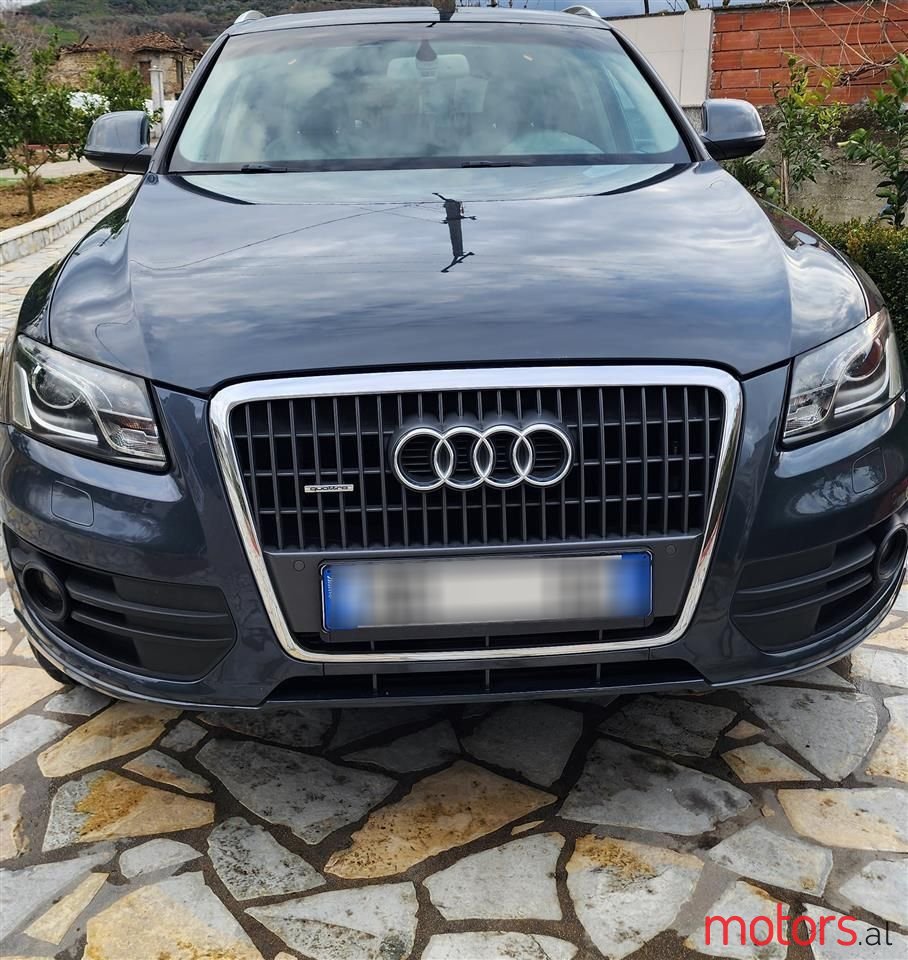 2011' Audi Q5 photo #1