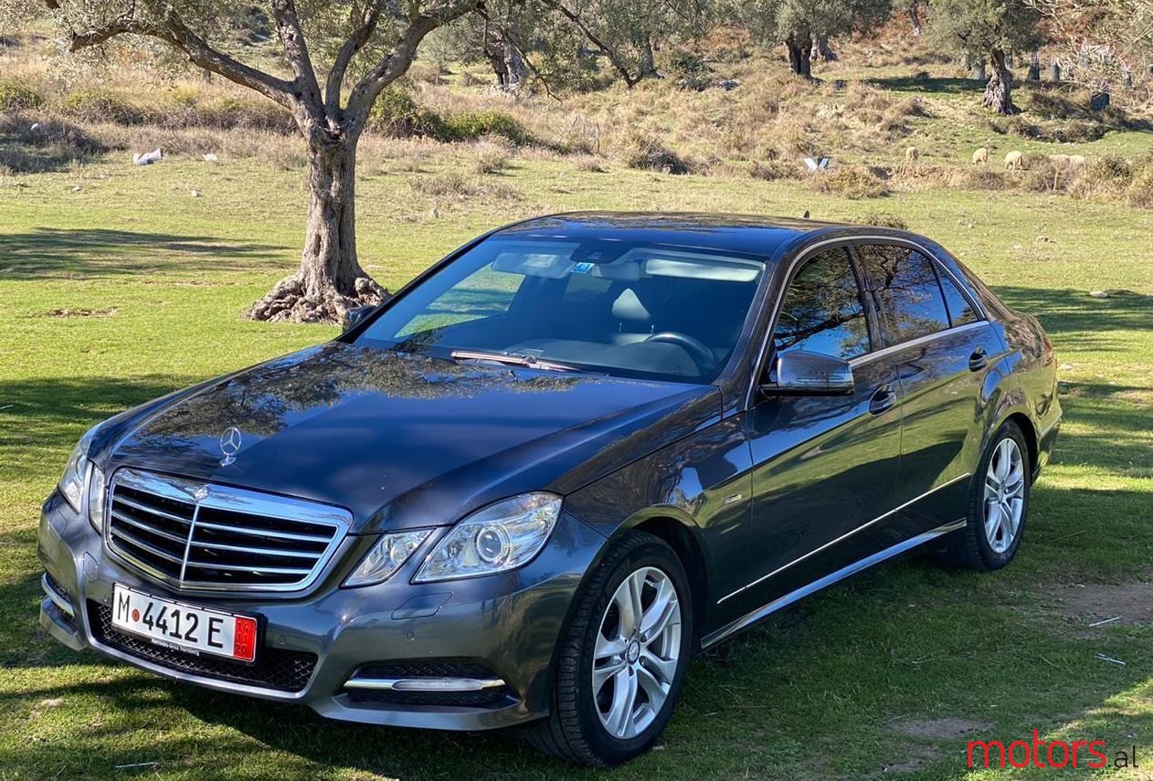 2012' Mercedes-Benz E 350 photo #1