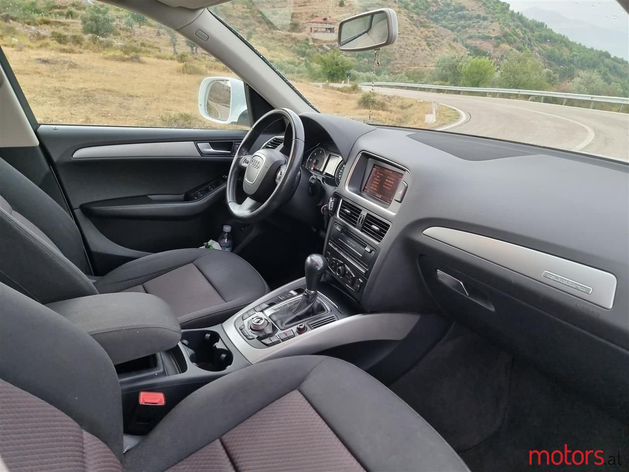 2010' Audi Q5 photo #6