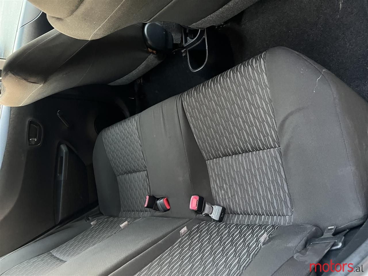 2012' Toyota Yaris photo #6