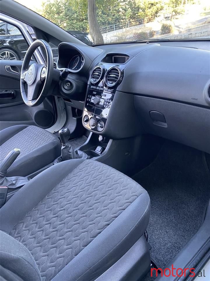 2013' Opel Corsa photo #6