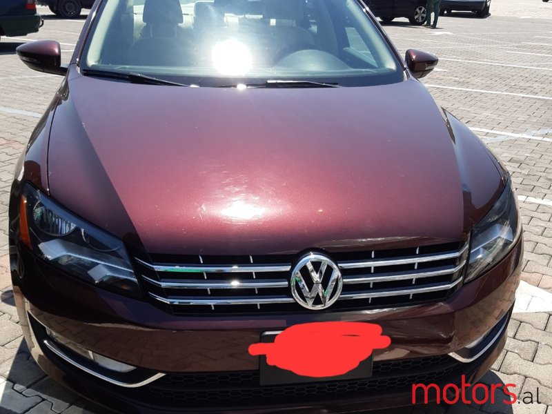 2012' Volkswagen Passat photo #2