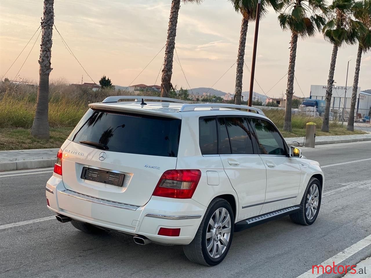 2011' Mercedes-Benz GLK 220 photo #3