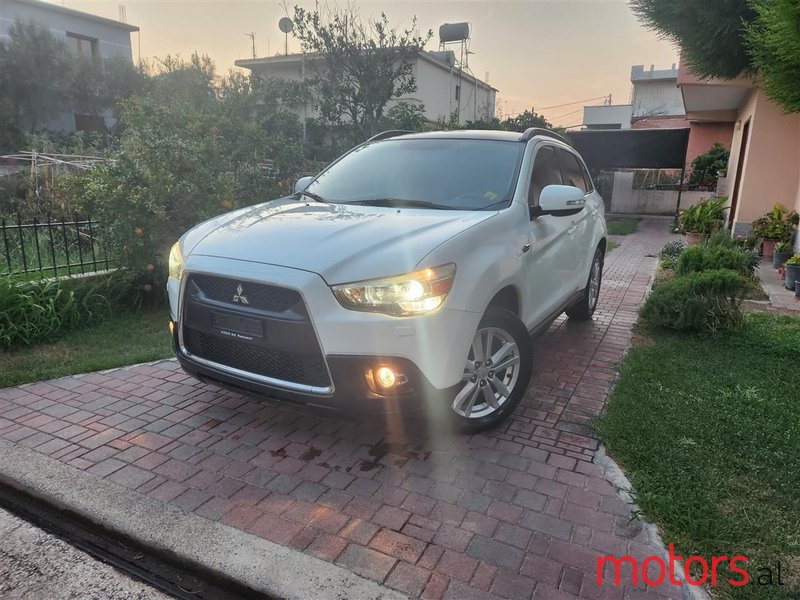 2011' Mitsubishi ASX photo #1