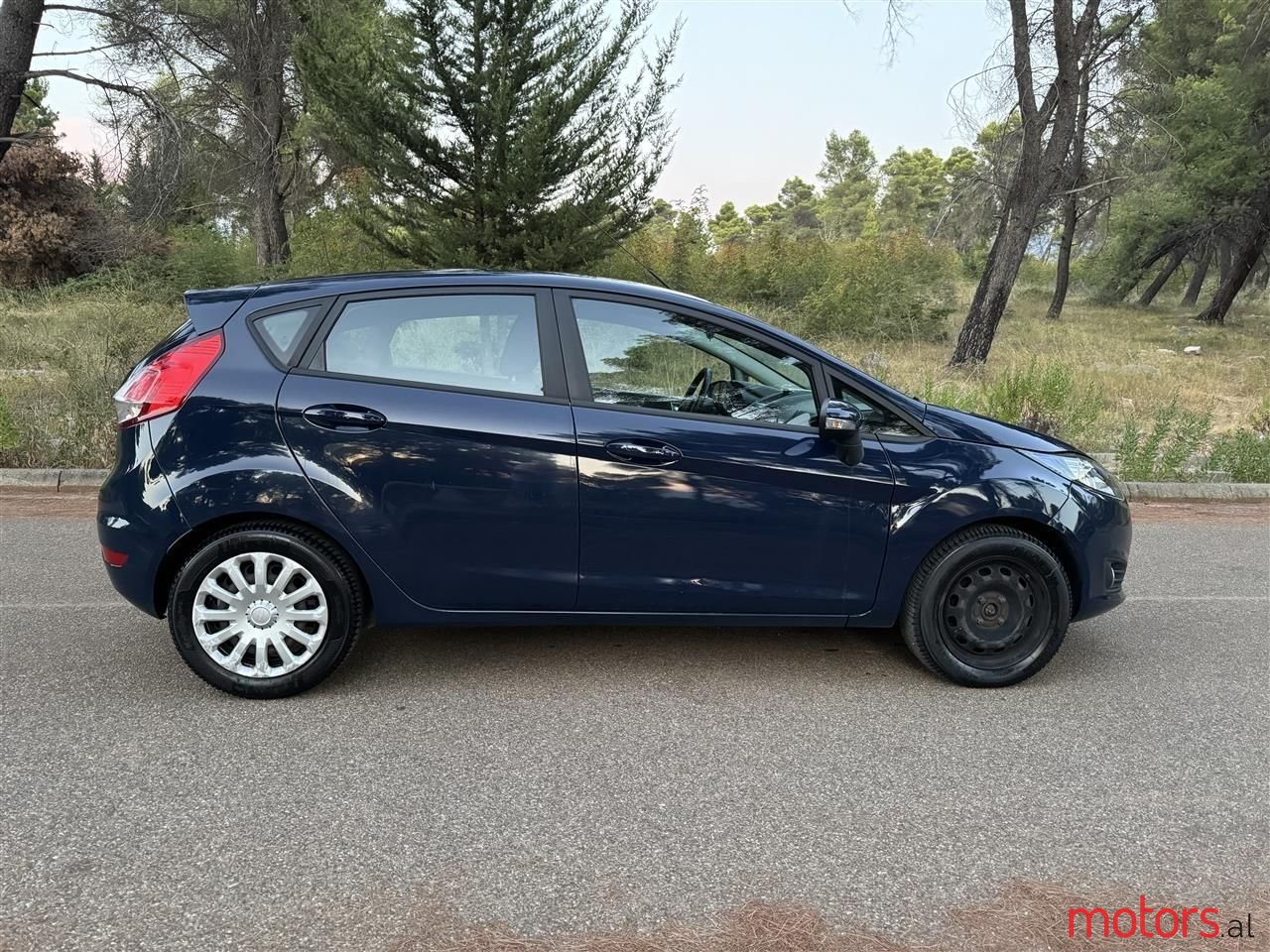 2015' Ford Fiesta photo #2