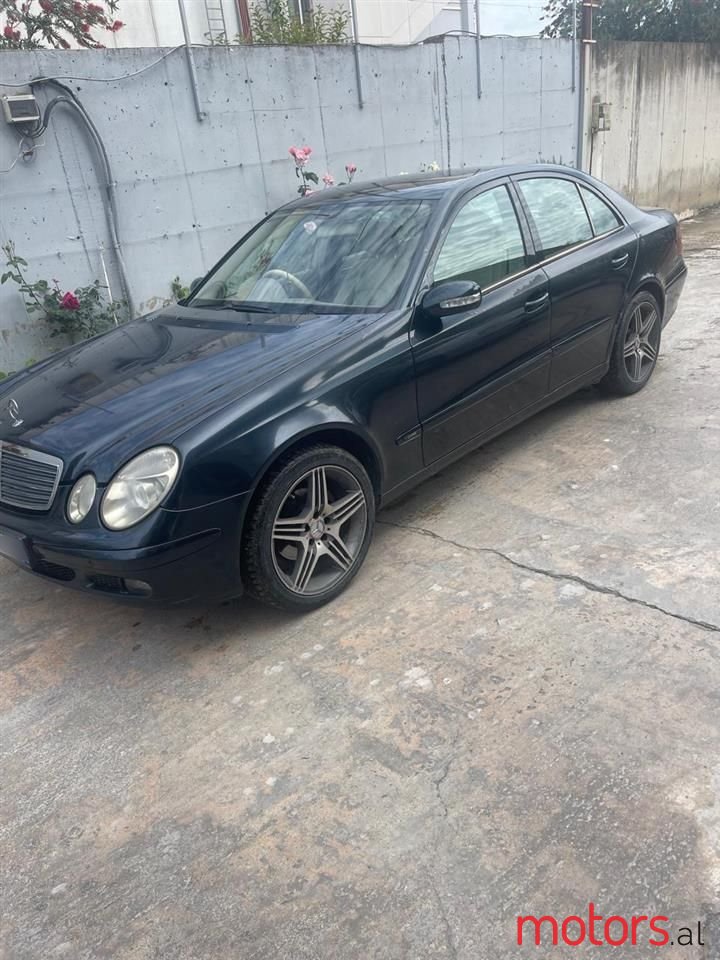 2005' Mercedes-Benz E 220 photo #1