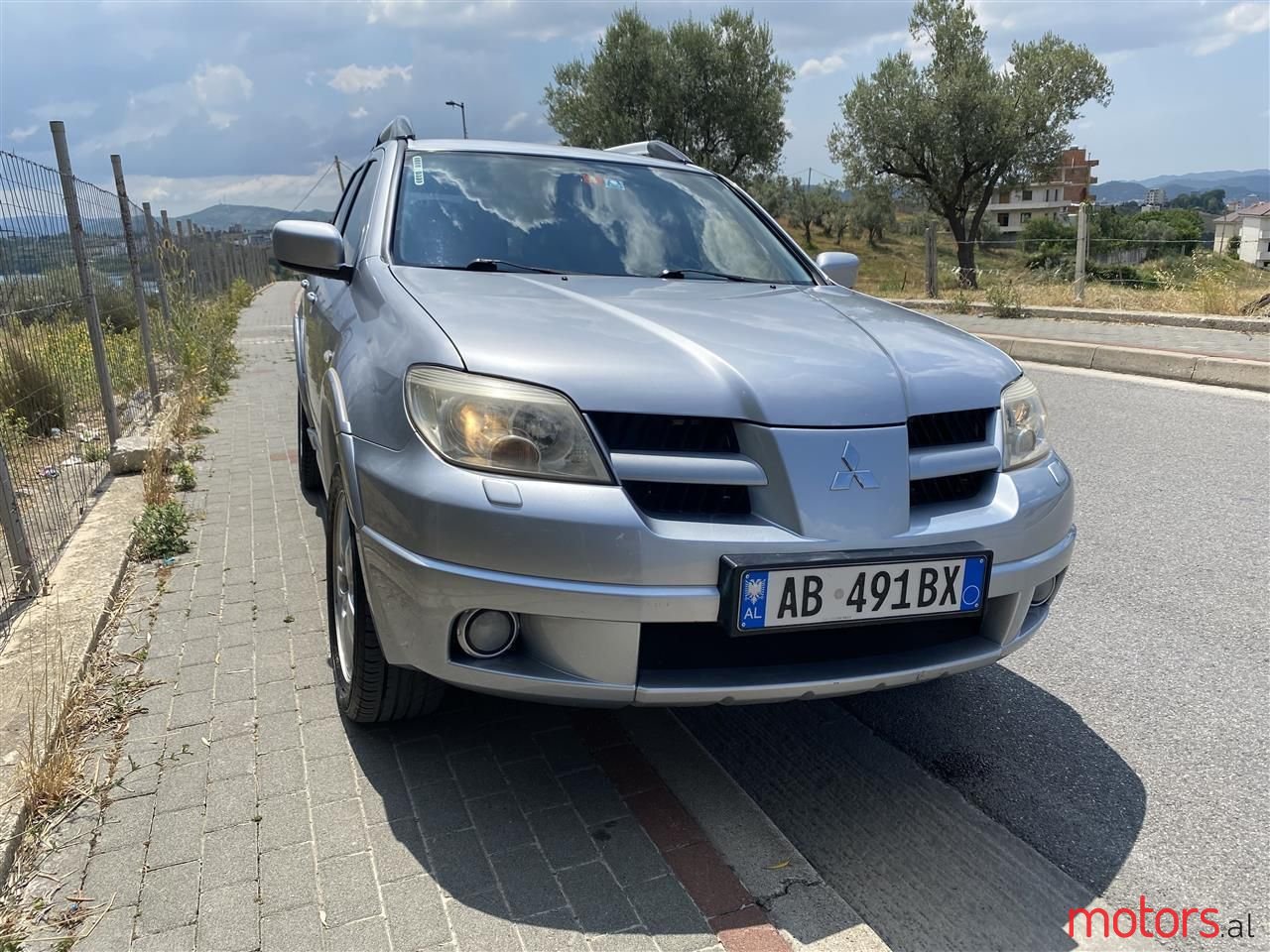 2006' Mitsubishi Outlander photo #1
