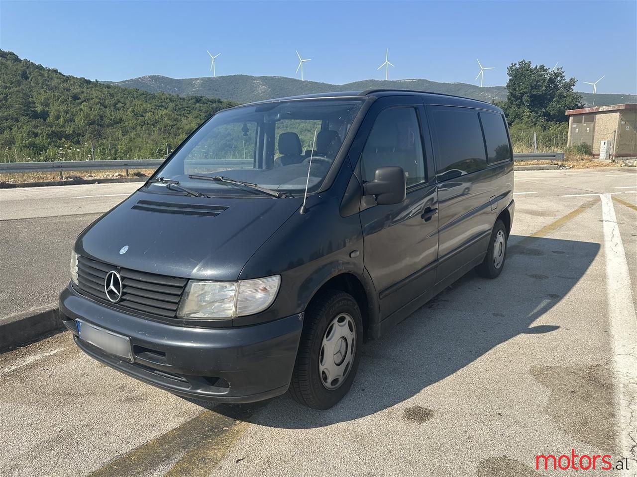 2000' Mercedes-Benz V 220 photo #2