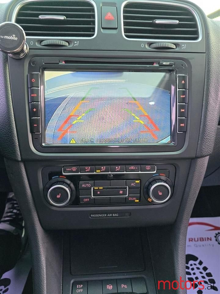 2010' Volkswagen Golf photo #4