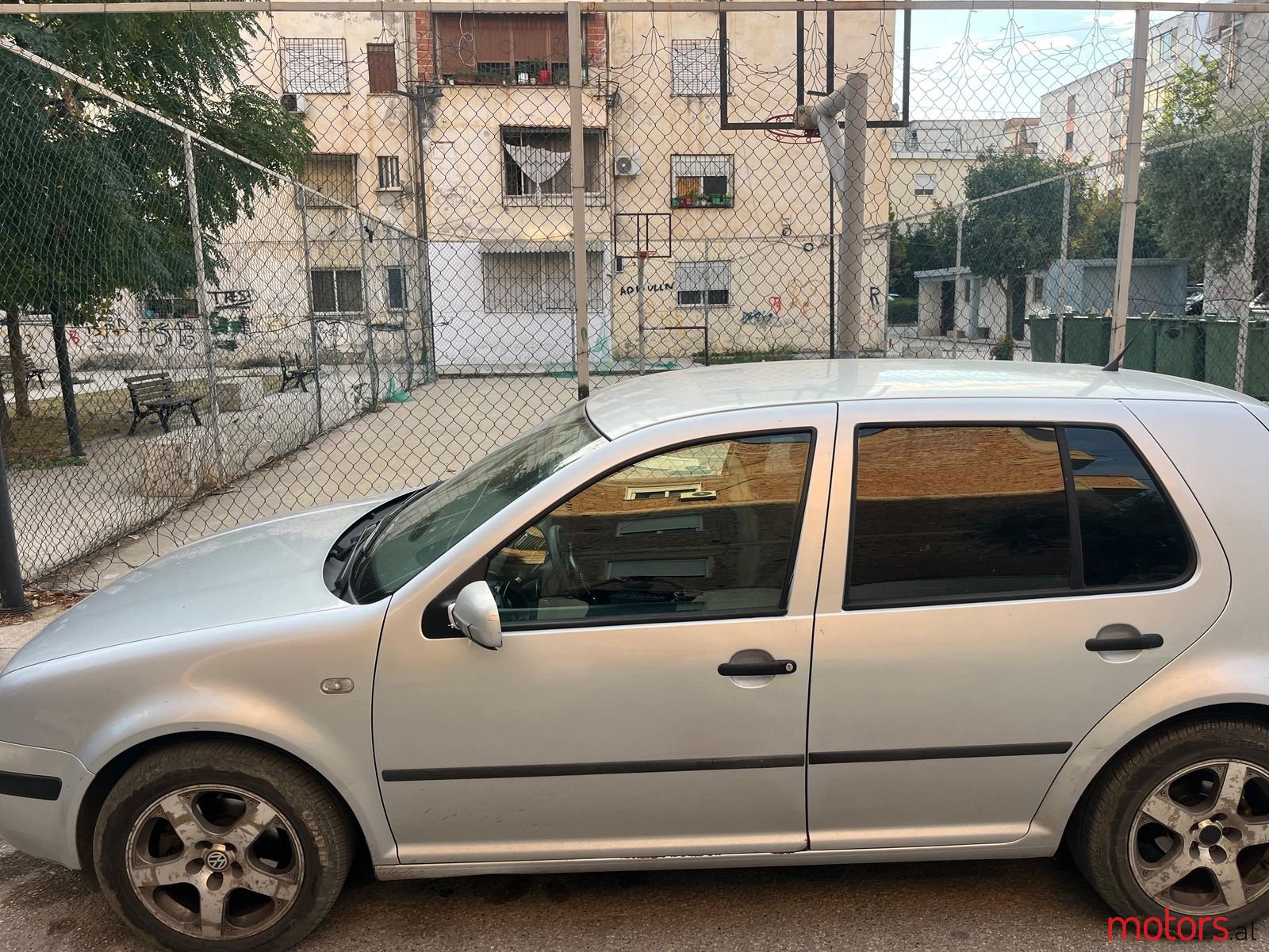 2001' Volkswagen Golf photo #2