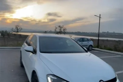 2014' Volkswagen Golf