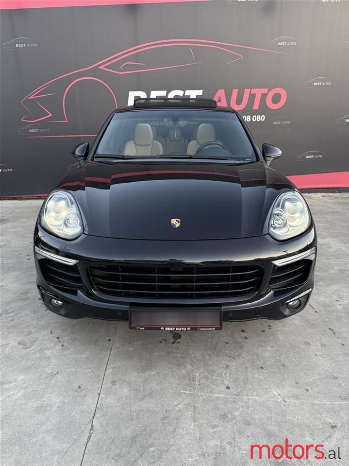 2015' Porsche Cayenne photo #2
