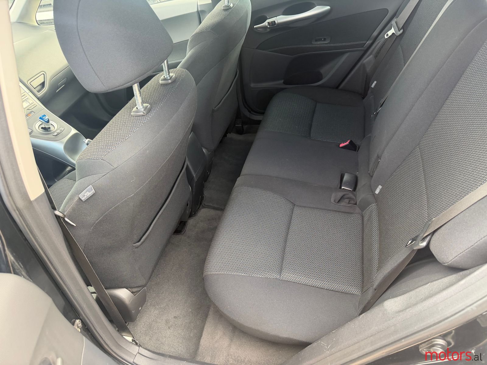 2012' Toyota Auris photo #4