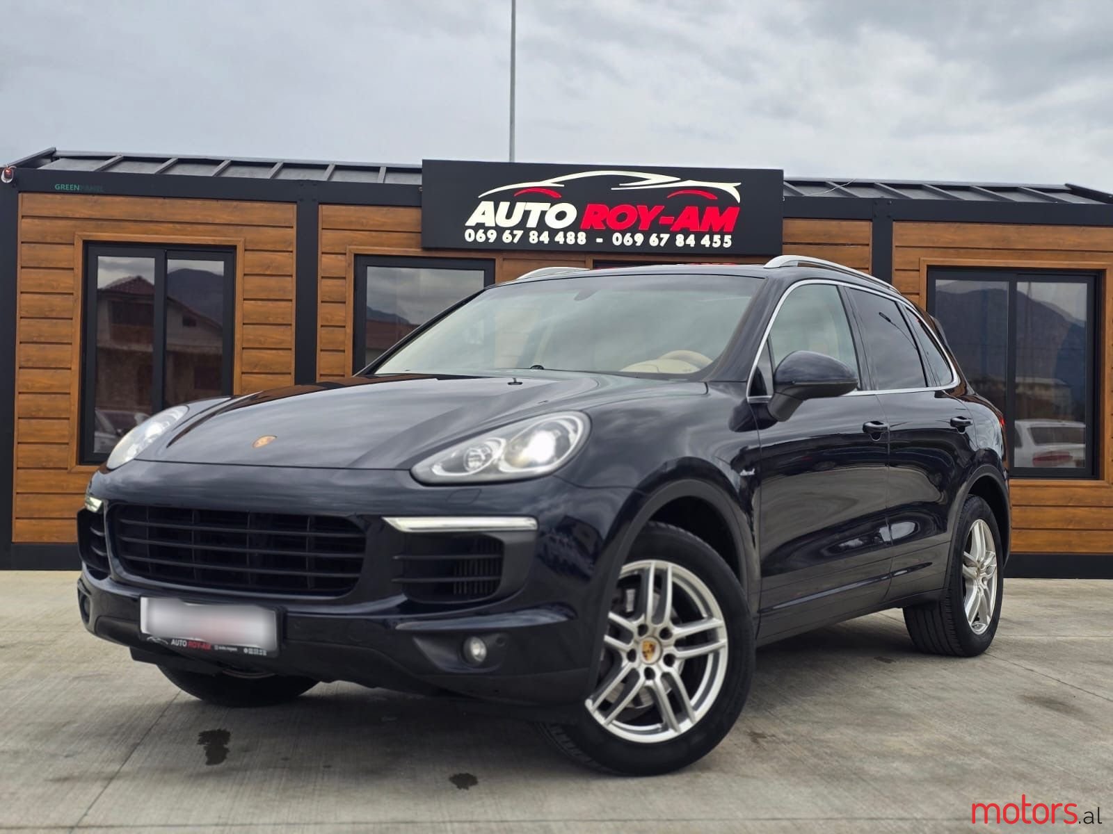2015' Porsche Cayenne photo #1