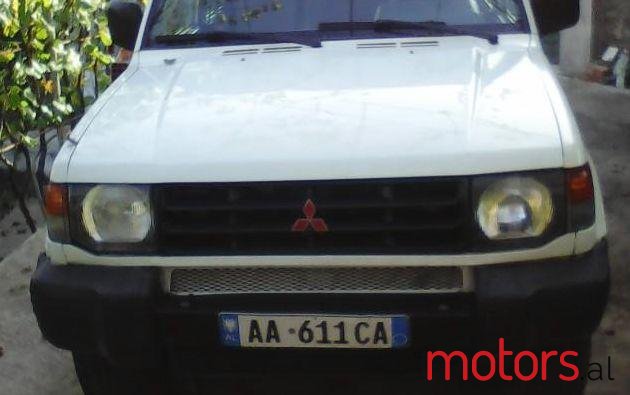 1999' Mitsubishi Pajero photo #1