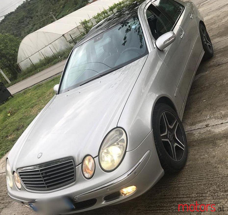 2003' Mercedes-Benz E 220 photo #2