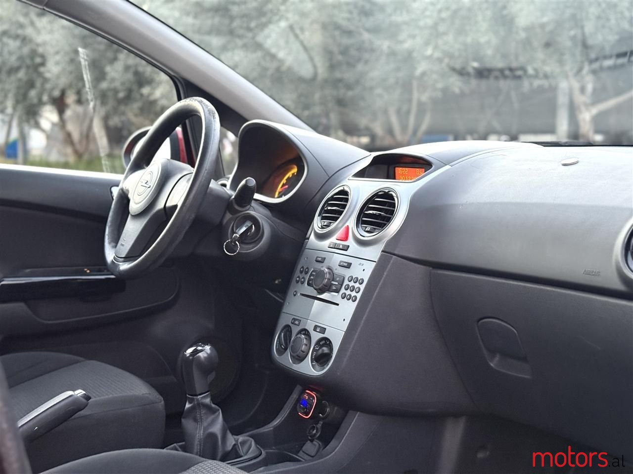 2012' Opel Corsa photo #6