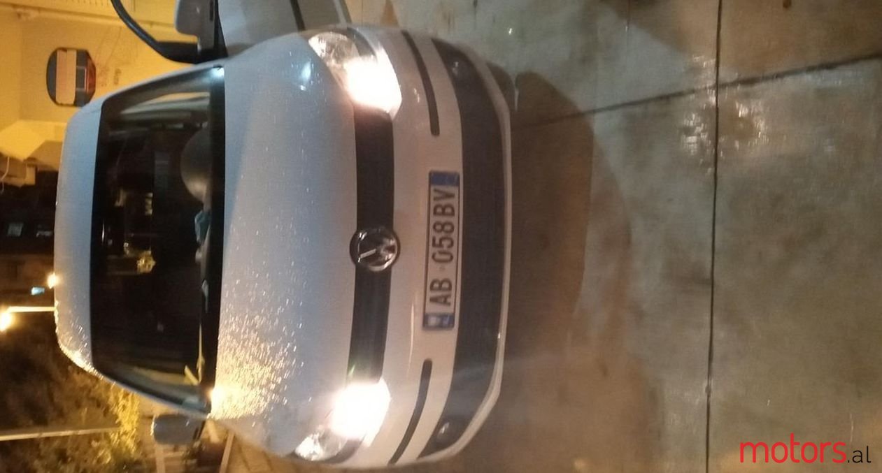 2012' Volkswagen Caddy photo #1