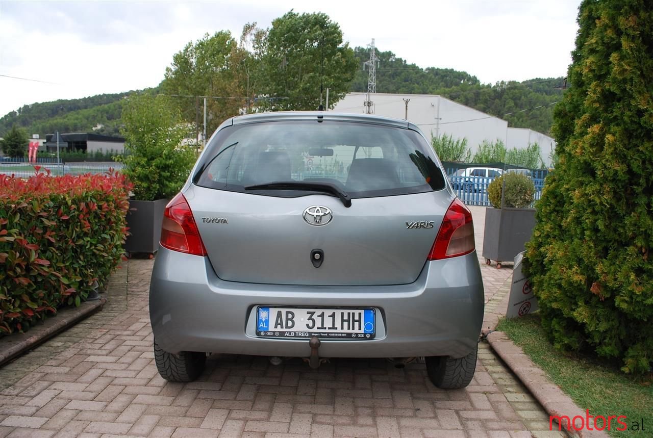 2006' Toyota Yaris photo #2