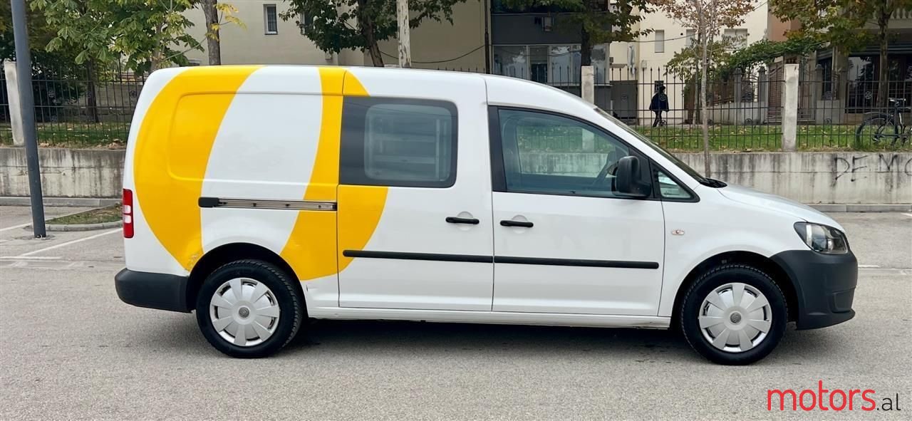 2011' Volkswagen Caddy photo #6