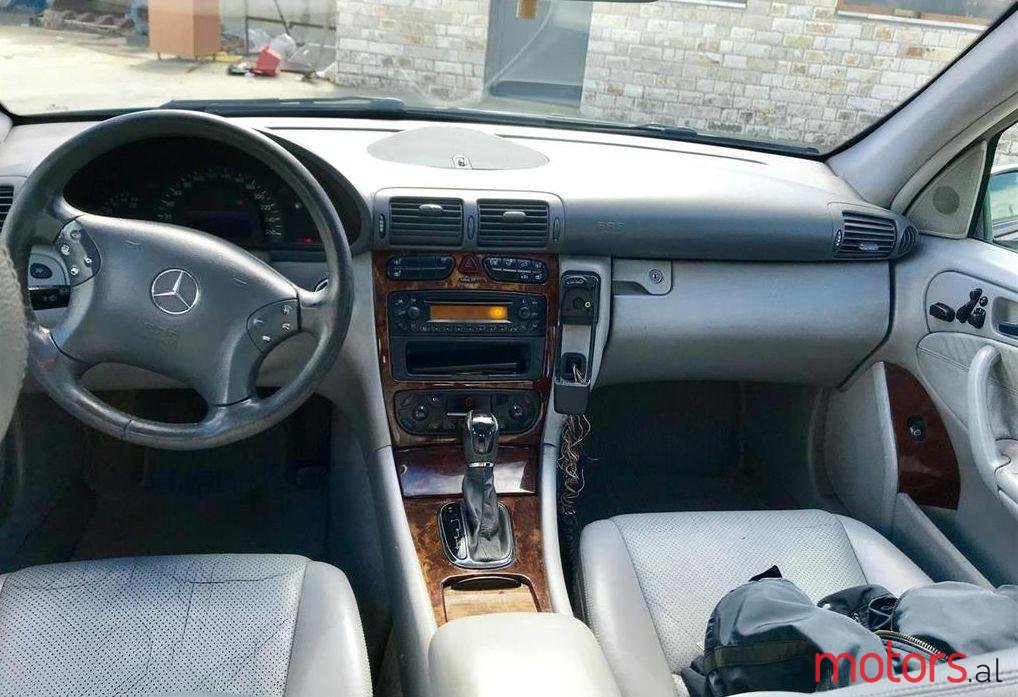 2002' Mercedes-Benz C 220 photo #1