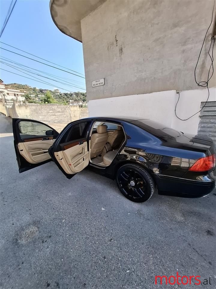 2005' Volkswagen Phaeton photo #6