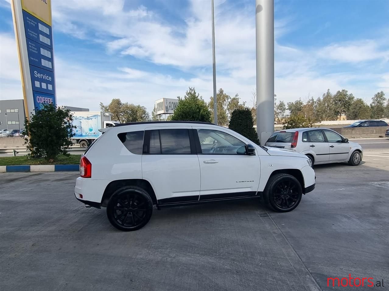 2013' Jeep Compass photo #6