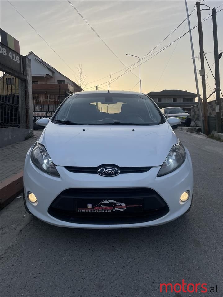 2013' Ford Fiesta photo #1