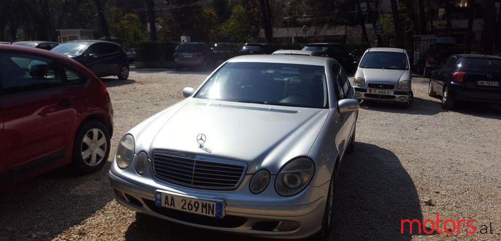 2003' Mercedes-Benz E 220 photo #1